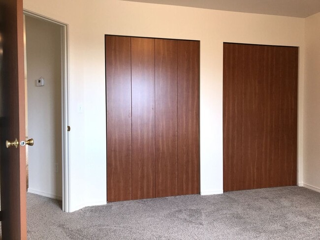 Building Photo - Newer Construction Duplex!!