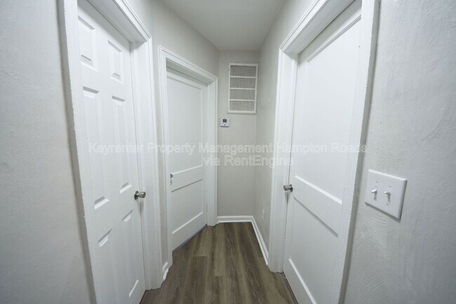 Building Photo - 18 E Gilbert St