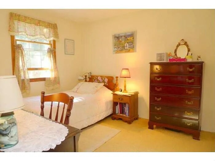 Building Photo - 204 Foxcroft Cir