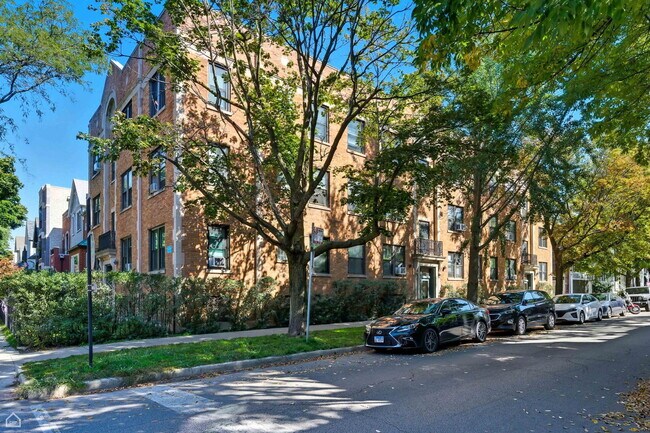 Primary Photo - 1020 W Barry Ave