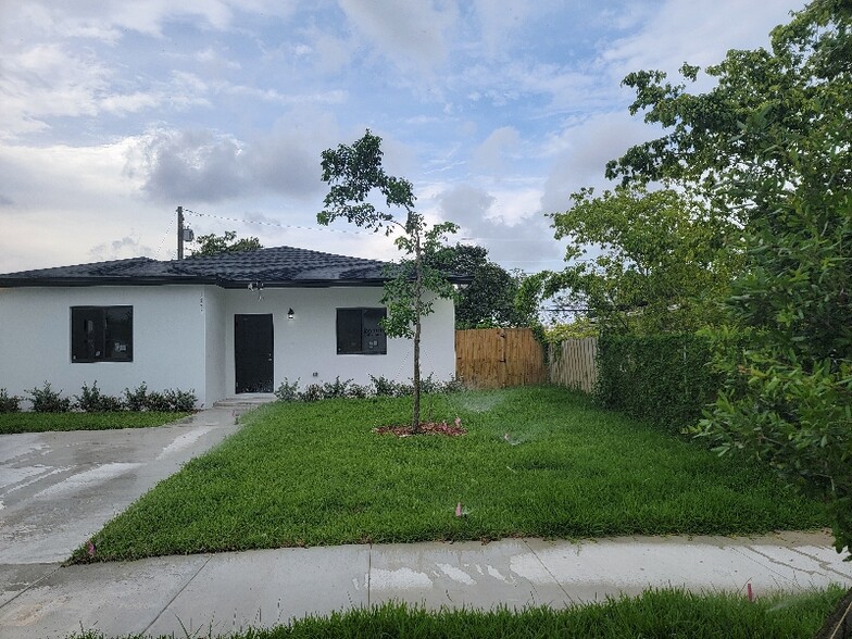Building Photo - 2373 NW 3rd St