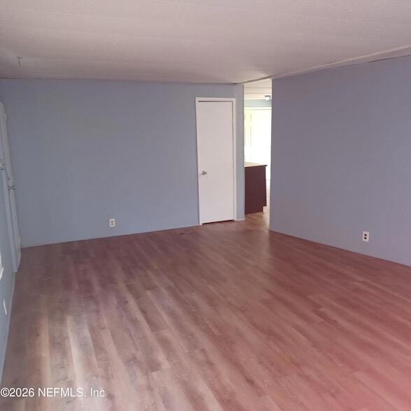 Building Photo - 463 Logan Ave