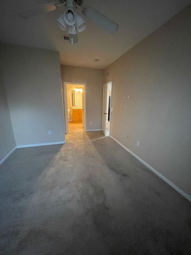 Building Photo - Gardens of Bridgehampton - 1 bed - 1 bath