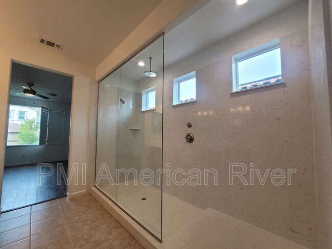 Building Photo - 708 Gentle Breeze Wy