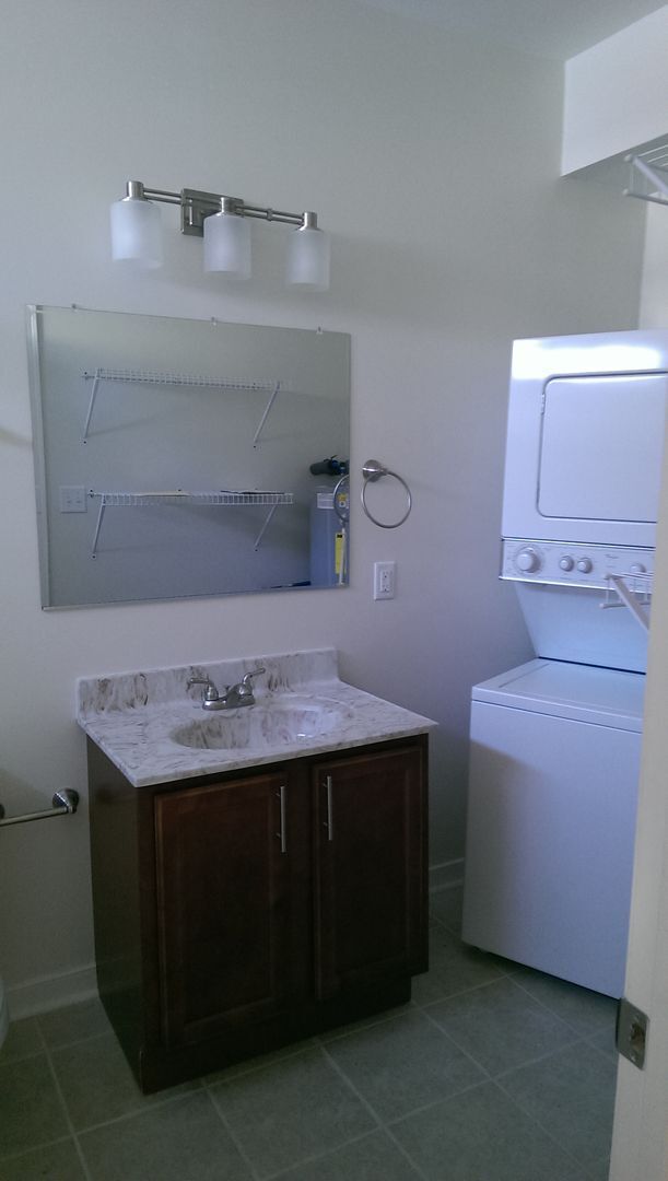 Building Photo - Spacious & Modern 3Bd|2Ba House tucked awa...