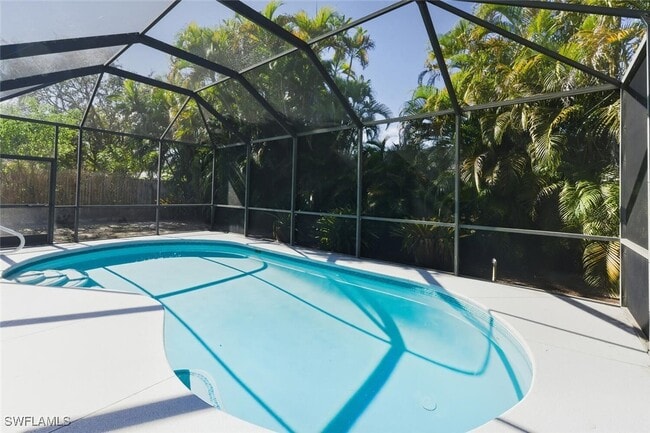 Building Photo - 366 Burnt Pine Dr