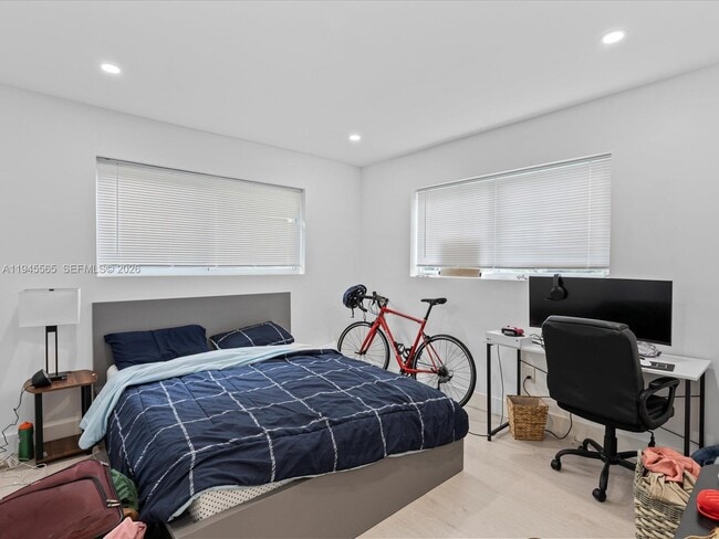 Building Photo - 5265 SW 78th St