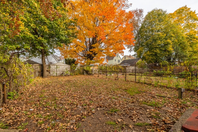 Building Photo - 400 East Ave