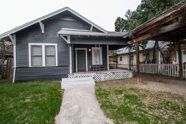 Building Photo - 1727 Nolan St