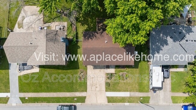 Building Photo - 6803 E 140th Terrace