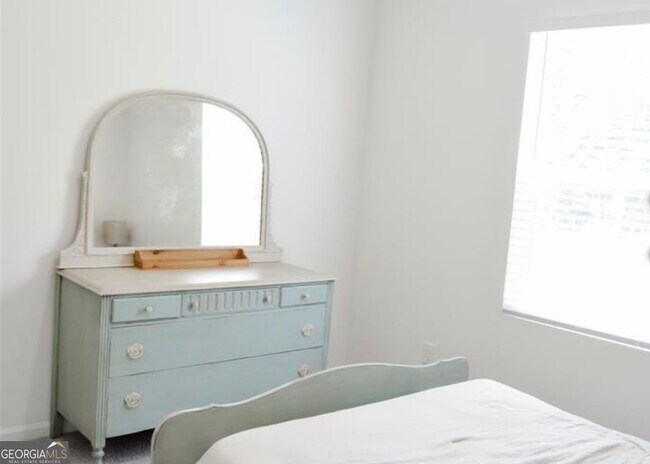 Building Photo - 7584 Saffron Ave