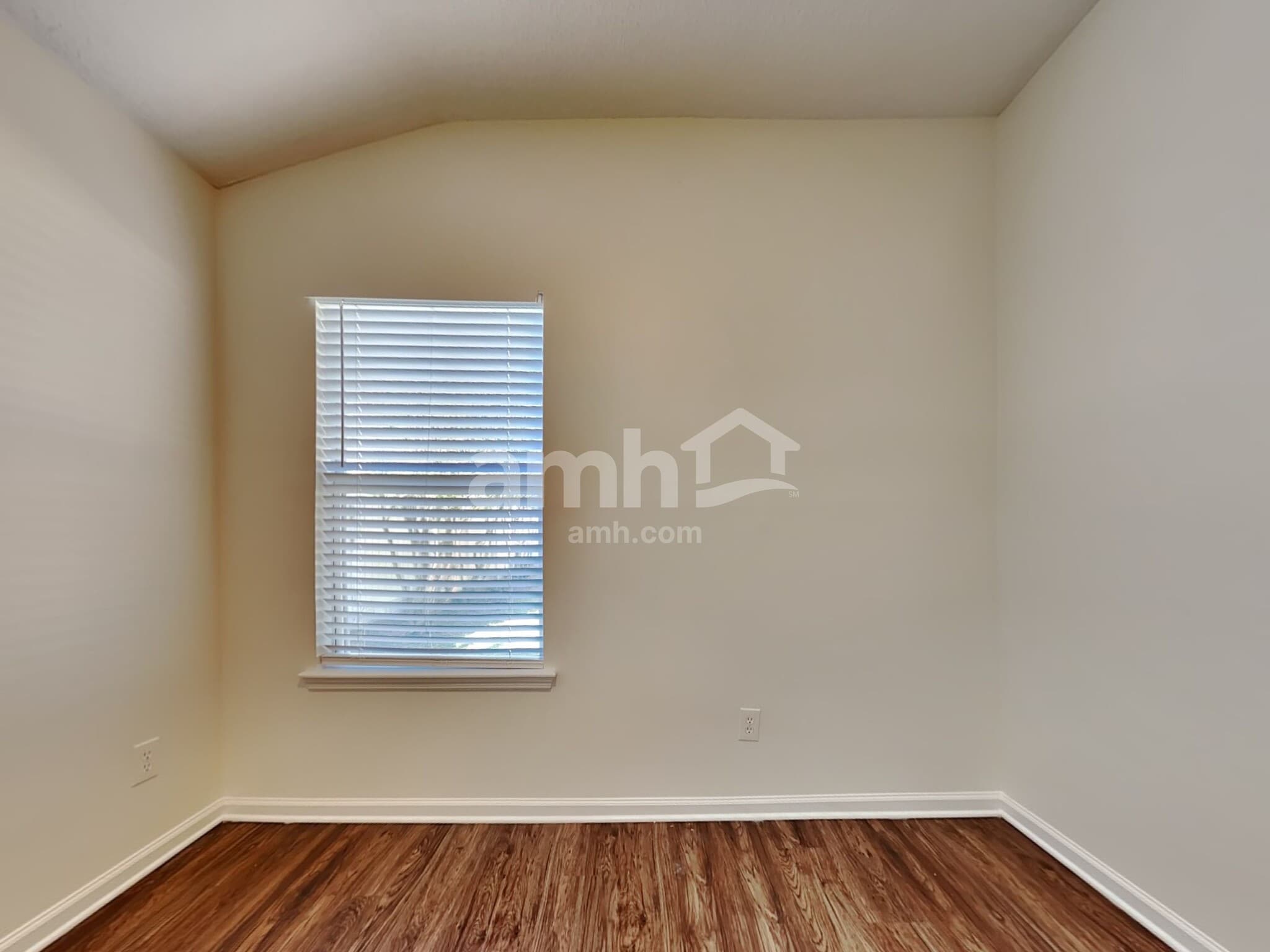 Building Photo - 442 Northcliff Ct