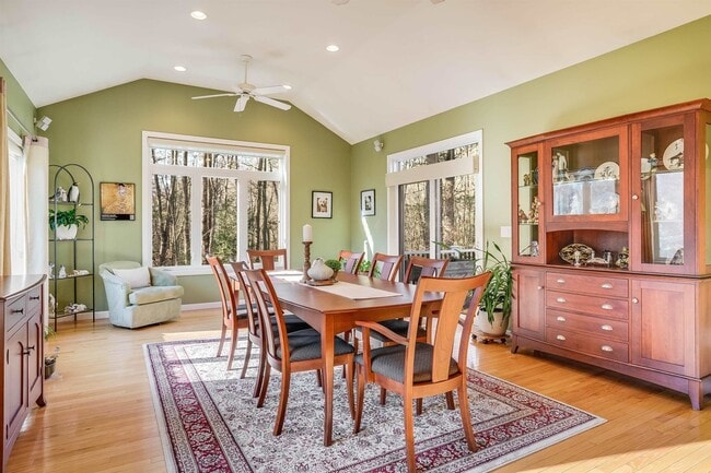 Building Photo - 7 Glen Ct