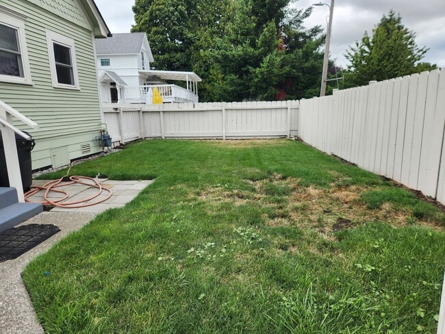 Building Photo - 1170 Peace Portal Dr