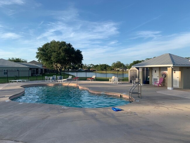 Building Photo - 1776 Vista Lake Cir