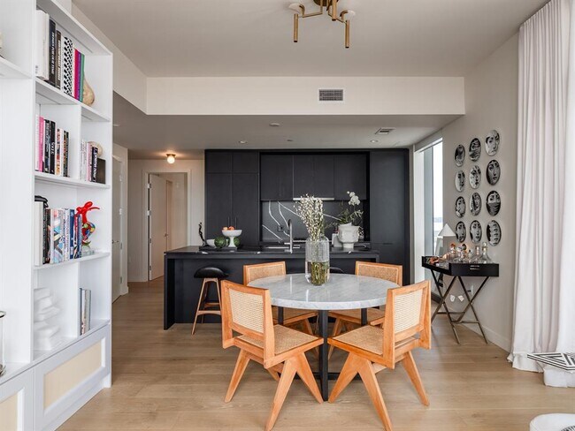 Building Photo - 44 East Ave