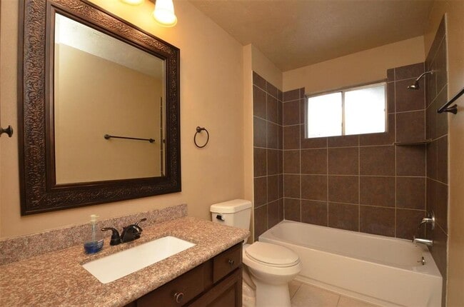 Building Photo - 1306 Plum Park Dr