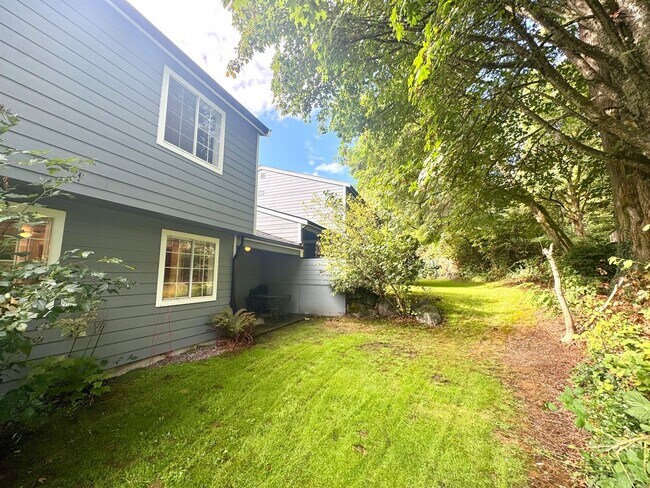 Building Photo - Prime Gig Harbor Location – Modern 2-Bedroom, 2-Bath Townhouse for Rent