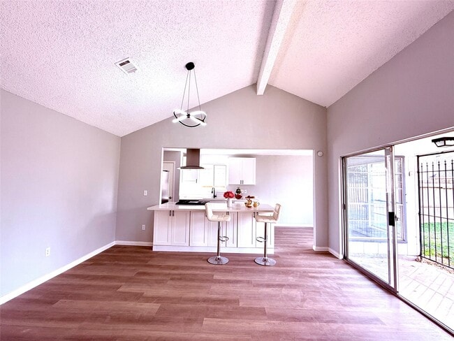 Building Photo - 12071 Plumbrook Dr