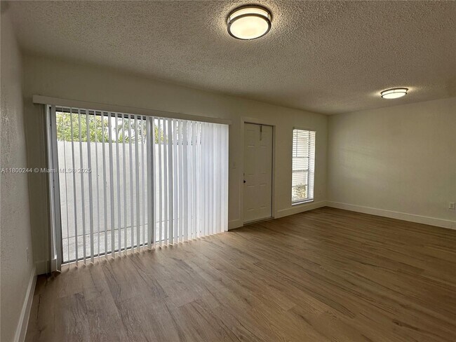 Building Photo - 6032 SW 25th St
