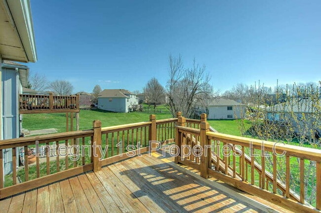 Building Photo - 8635 N Hull Ave