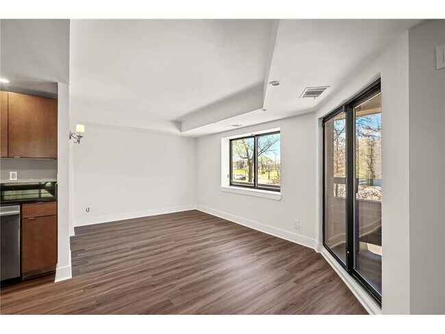 Building Photo - 2885 Knox Ave S