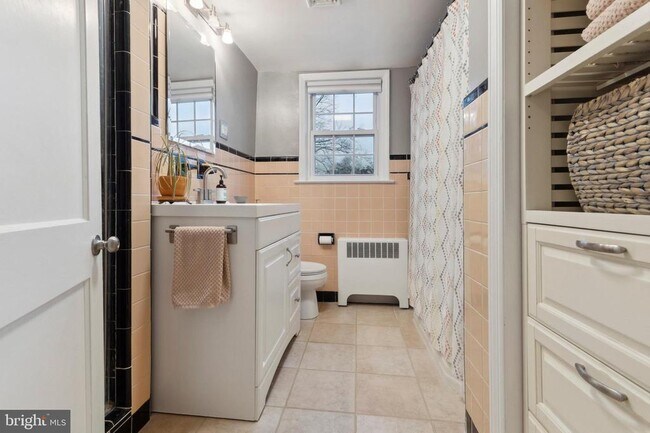 Building Photo - 1420 Lawndale Ave