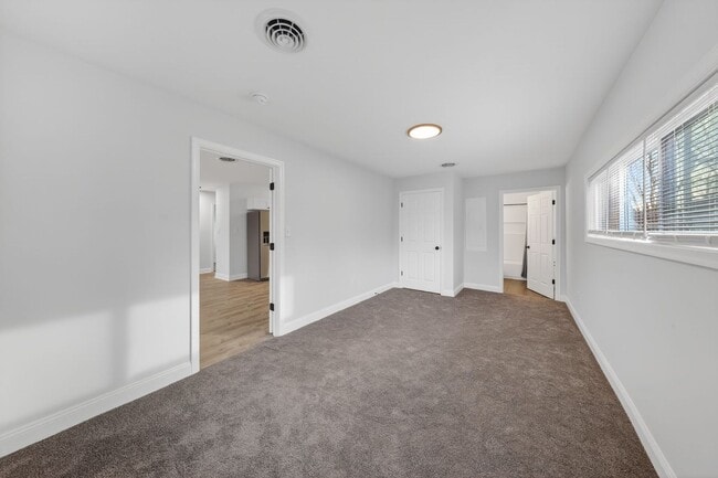 Building Photo - Newly Renovated 4BR/2BA in Newark - $2,400.00