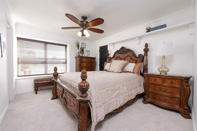 Building Photo - 13300 SW 38th St