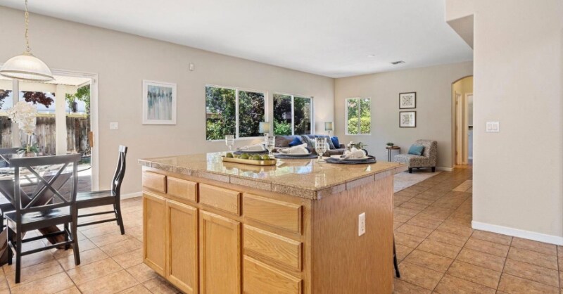 Building Photo - 3957 Chateau Ln