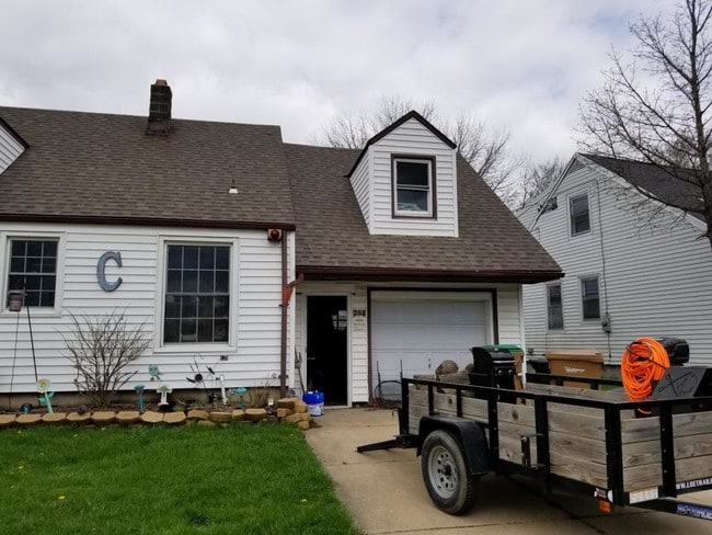 Building Photo - 758 S Huth Rd