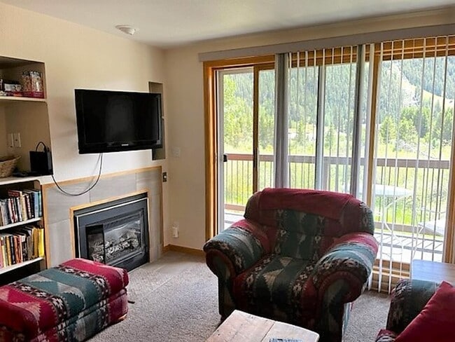Building Photo - Winter Seasonal Rental- Cinnamon Ridge III...