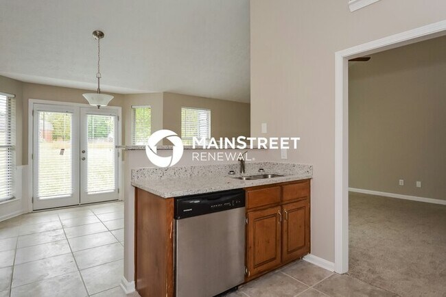 Building Photo - 3 Bedroom Pet-Friendly Home in Covington, GA with Main Street Renewal