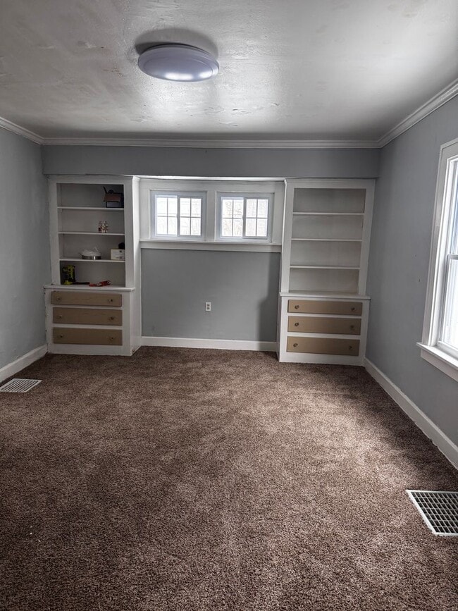 Building Photo - 912 Elbon Rd