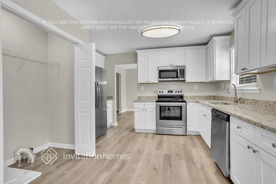 Building Photo - 4530 Doss Cir