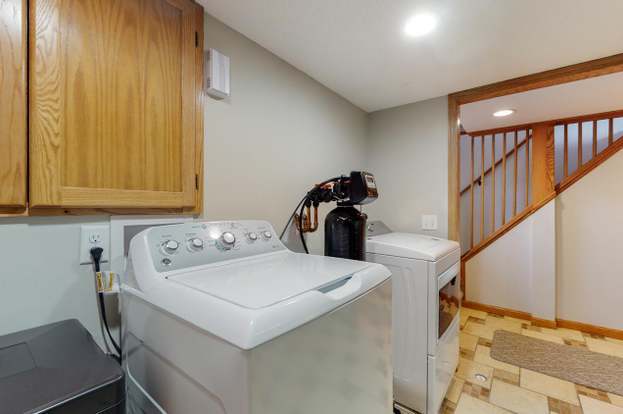 Building Photo - 1106 8th Ave SW