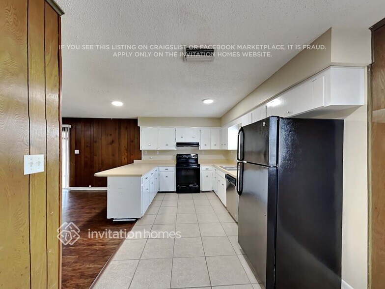 Building Photo - 4830 S Gachet Blvd