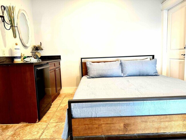 Building Photo - 87 Barracuda St