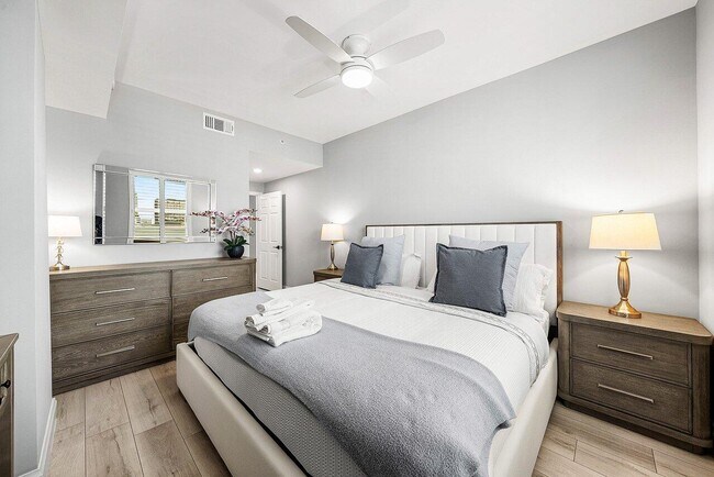 Building Photo - 255 Evernia St