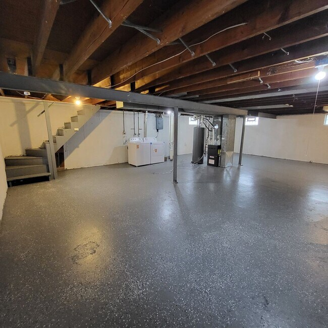 Building Photo - Welcome to Walker - Fully Renovated 3 BR