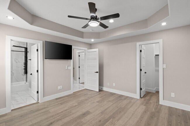 Building Photo - 7925 Colonial Ln