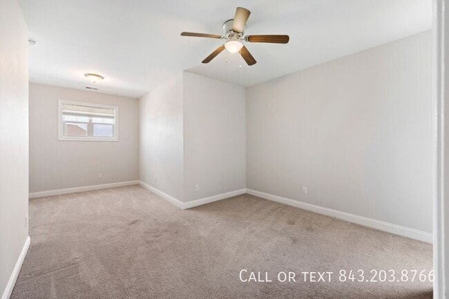 Building Photo - 2219 Midden Dr