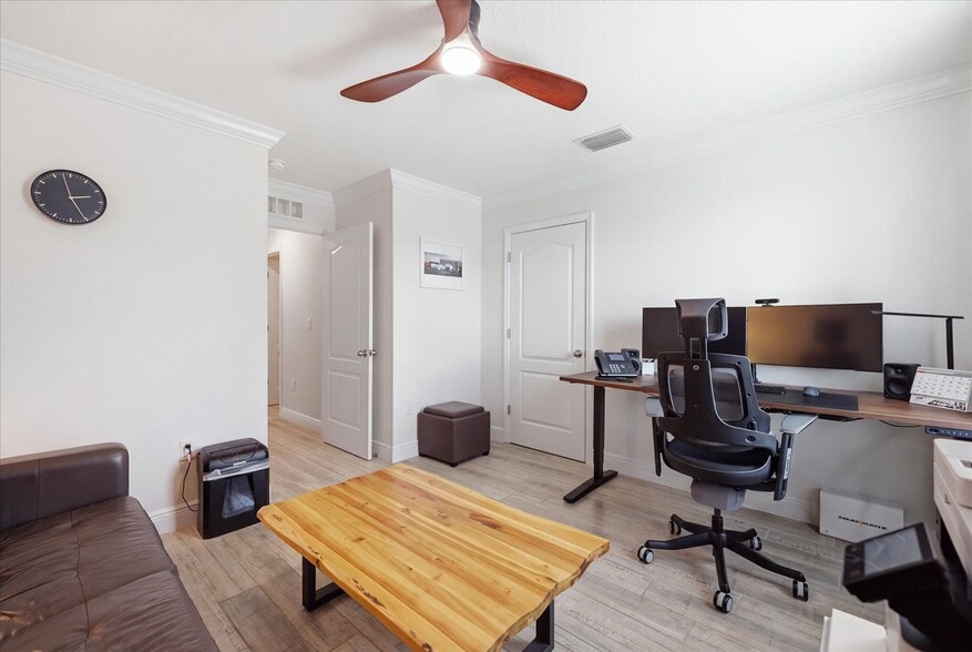 Building Photo - 10519 Whispering Hammock Dr