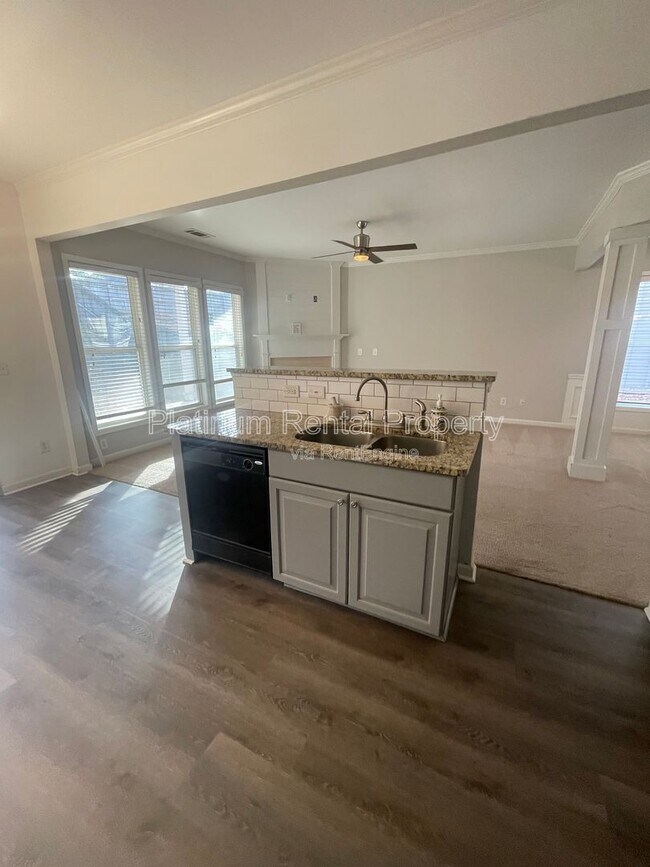 Building Photo - 5545 Weddington Dr