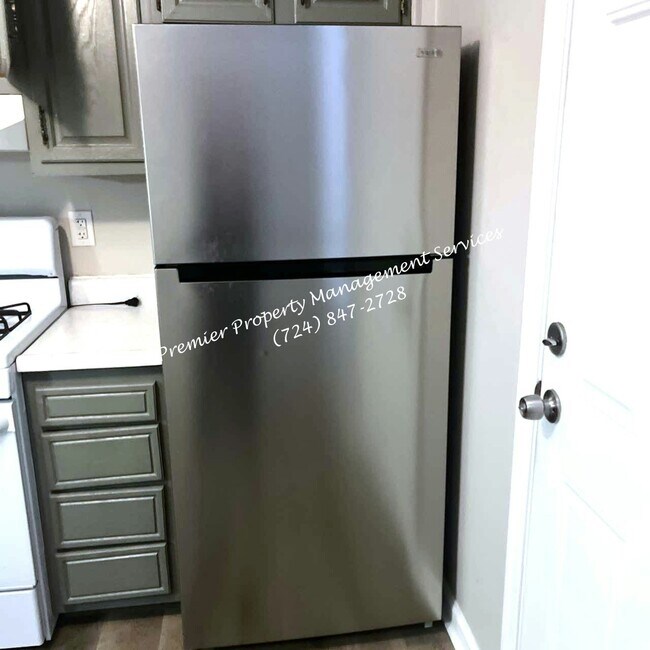 Building Photo - 401 Jackson St