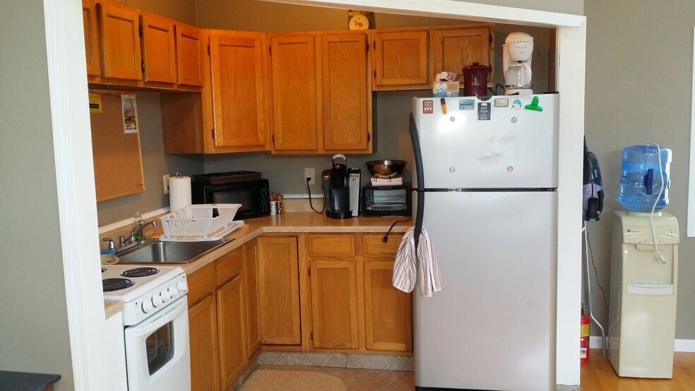 Building Photo - 5099 Rathbun Rd