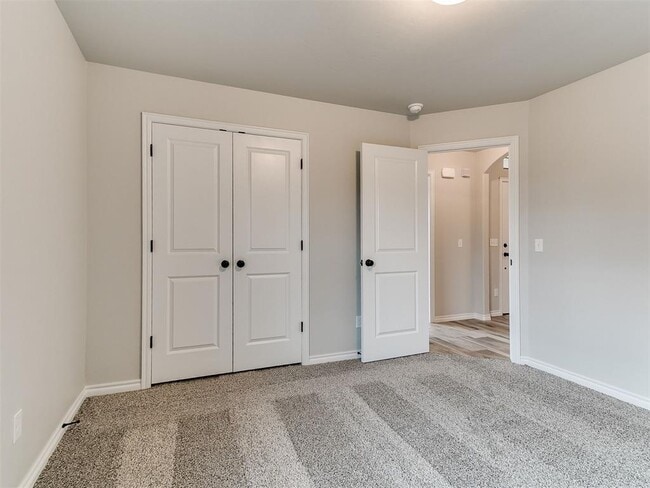 Building Photo - 12104 Rockbed Dr