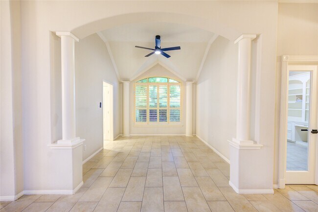 Building Photo - 1231 Parkhaven Ln