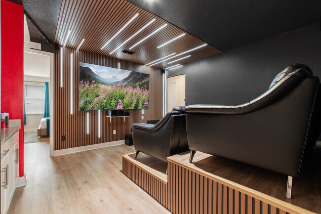 Building Photo - 421 Burma St