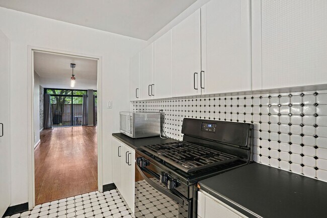 Building Photo - 1285 Delaware Ave SW